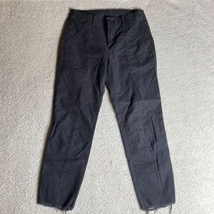 Old Navy Cargo Pants Gray Raw hem Pockets In style Size 2